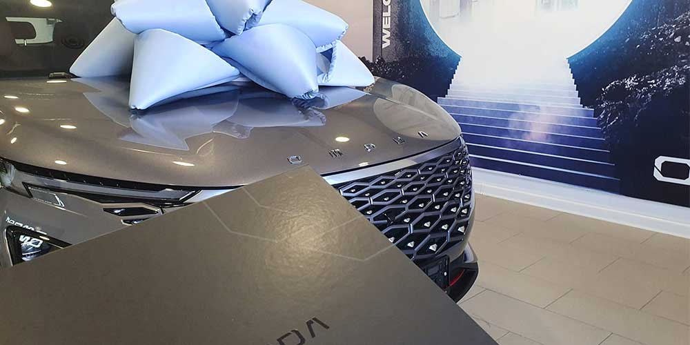 OMODA МЕДВЕДЬ АБАКАН ДАРИТ ПОДАРКИ